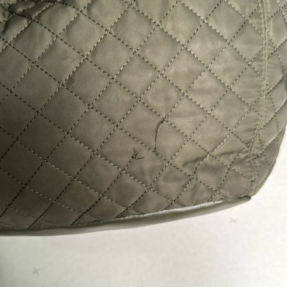 ♥️🐢 Tommy Hilfiger Tote 🐢♥️ - Picture 5 of 10